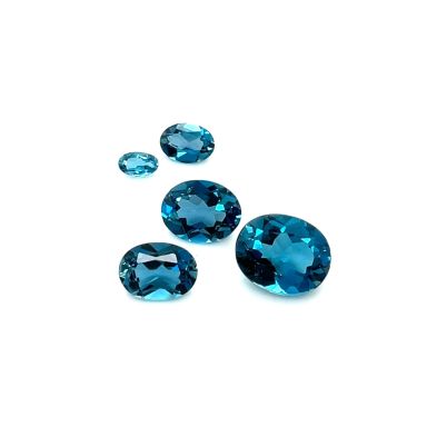 Topaas London Blue ovaal cabochon 9X7mm